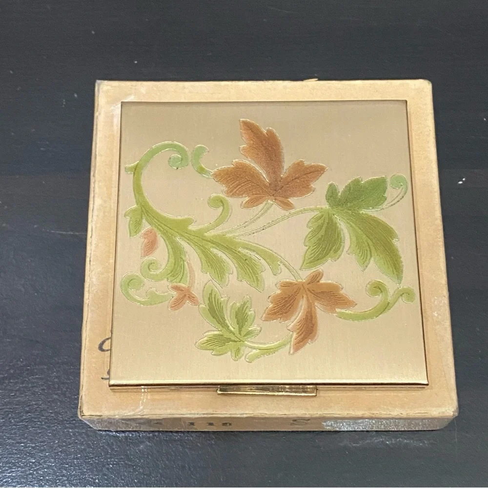 Vintage ELGIN American “Victory Model” Engraved Colored Leaves Compact Mirror